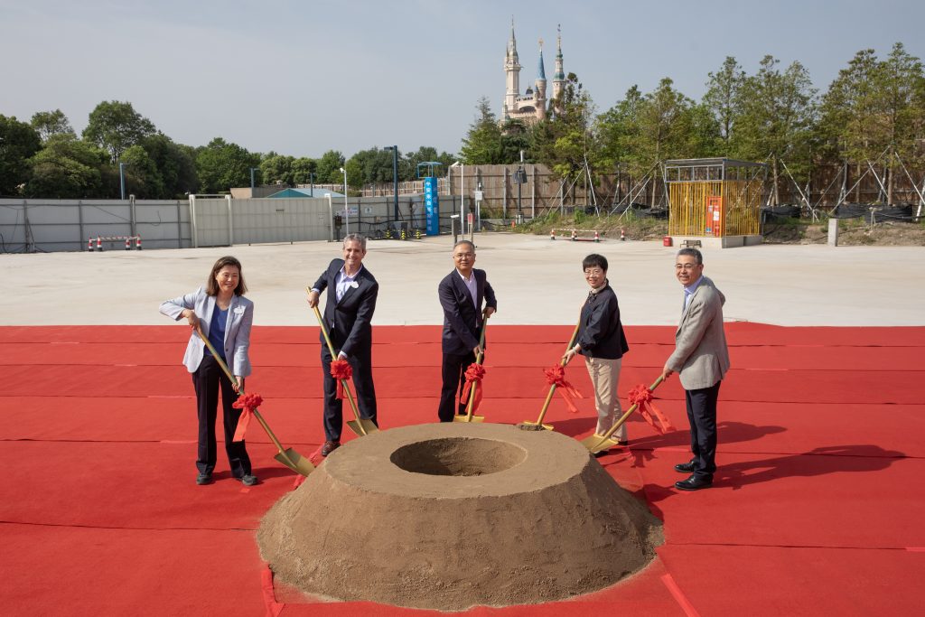上海迪士尼度假区以扩建项目建设里程碑和全