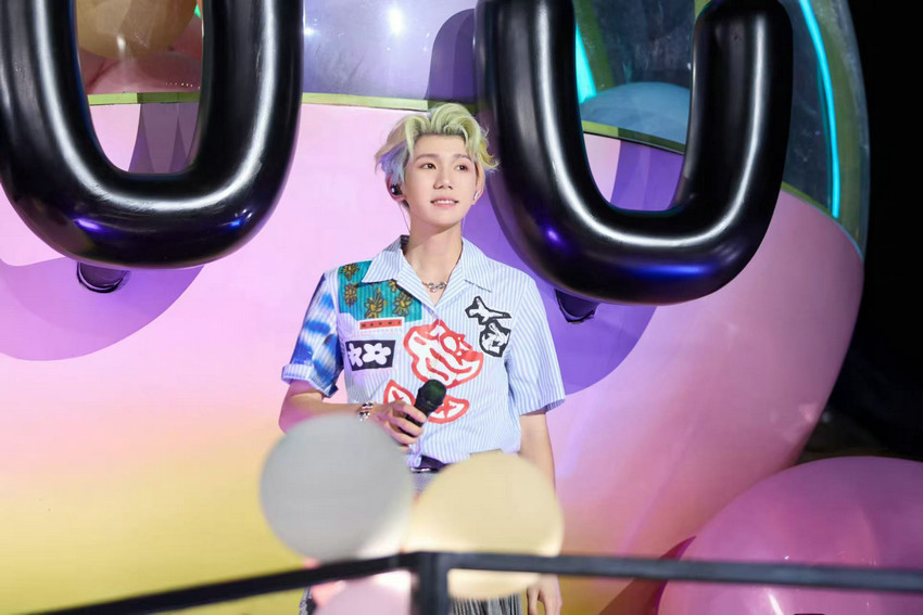 王源宇宙超级无敌大狂欢巡演重庆站完美收官 数万观众热情见证音乐盛宴