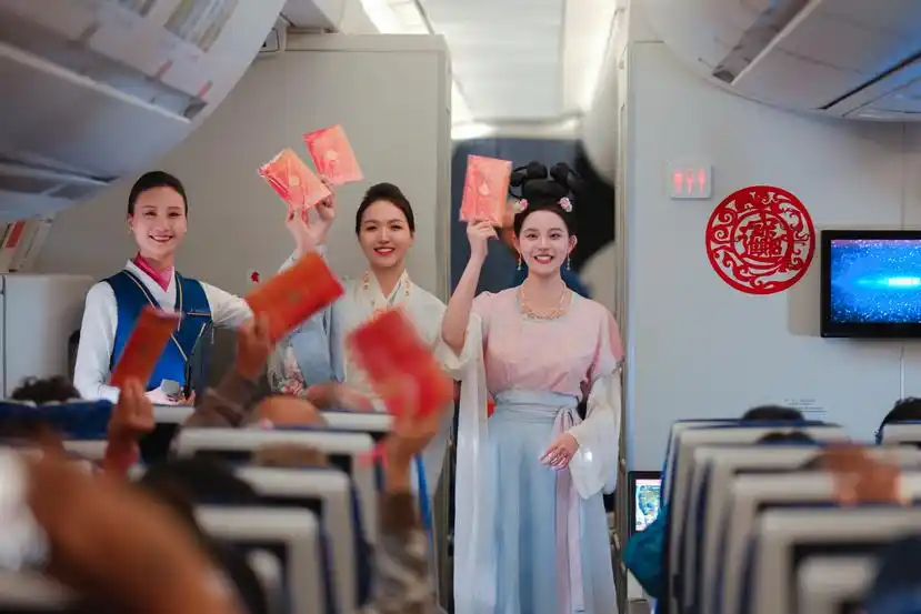 “云端中国年 幸福新航程”主题航班春节启航:云端雅韵传四海 文化丝路越万里